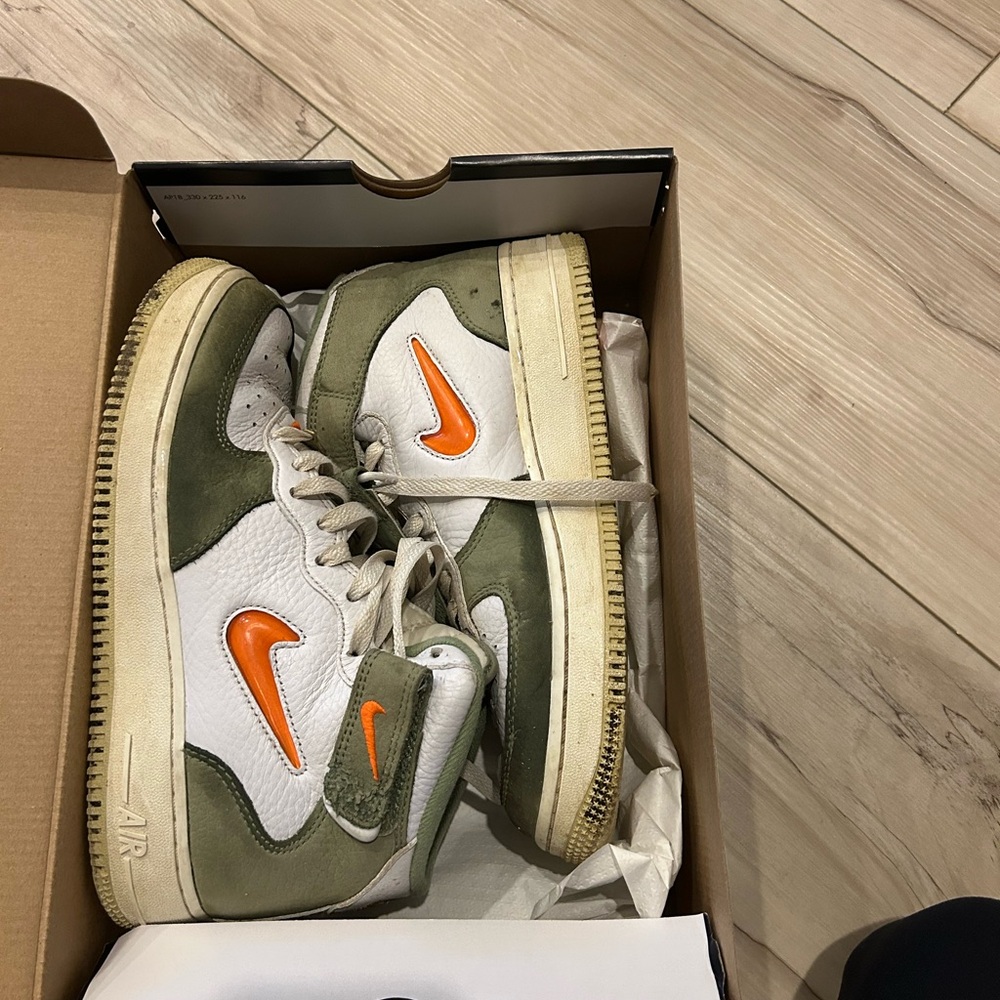 Nike Air Force 1 Mid QS Sneakers